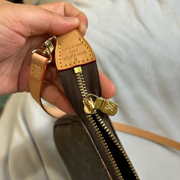 Louis Vuitton Brown Tan Monogram Clutch - Picture 3 of 9